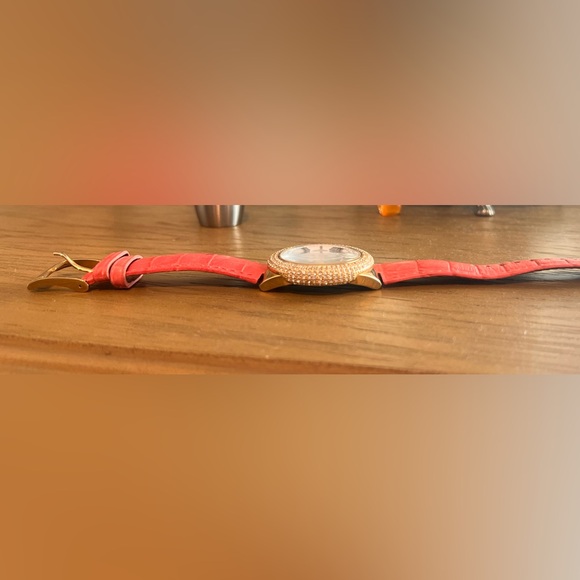 Michael Kors Camille
Women's Watch, Pink Leather Strap Gold & Crystal Bezel EUC - Picture 7 of 16